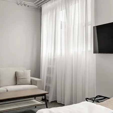 The Swan House By Heimaleiga Aparthotel 3*