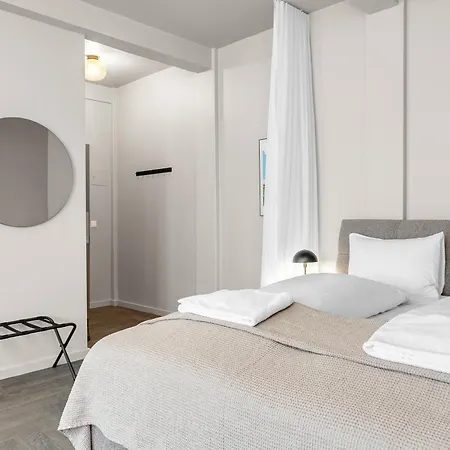 The Swan House By Heimaleiga Aparthotel