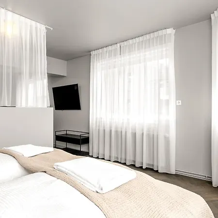 The Swan House By Heimaleiga Aparthotel 3*