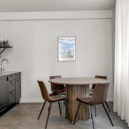 Aparthotel The Swan House By Heimaleiga 3*